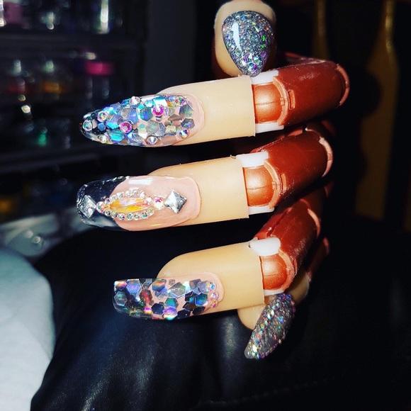 Meet your Posher, Angie - Picture 6 of 8